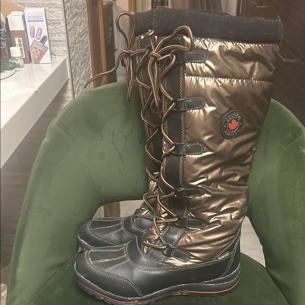 Black and Brown Insulated Winter Boots with Lace-Up Design